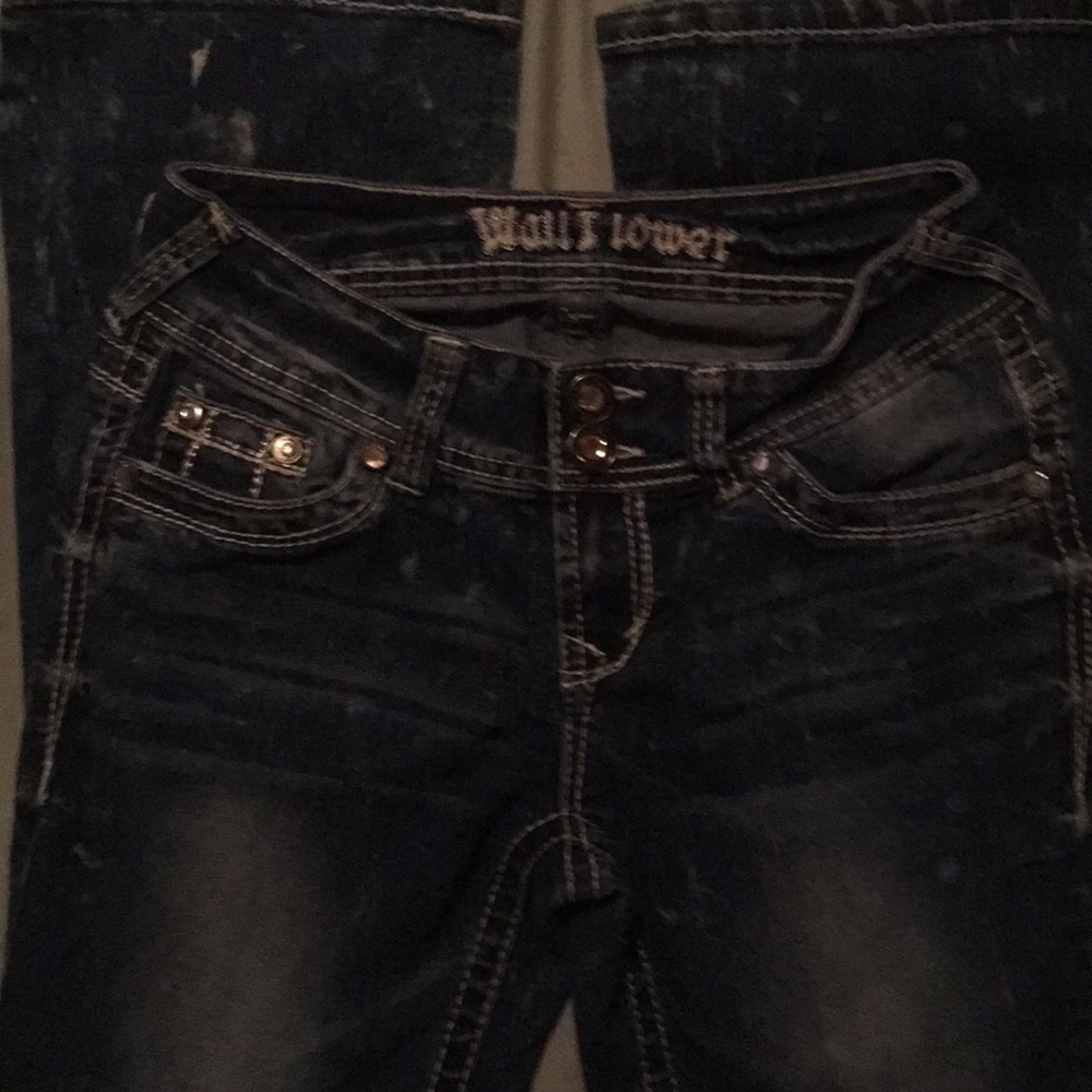 NWOT Wallflower flare leg paint washed jeans